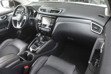 Nissan Qashqai II Crossover Facelifting 1.3 DIG-T  160KM 2019 Nissan Qashqai 1.3 DIG-T kamera 360 automat nawi, zdjęcie 18