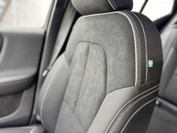 Volvo XC40 2025 VOLVO XC40 B4 Plus Dark Suv 2.0 (211KM) 2025, zdjęcie 15