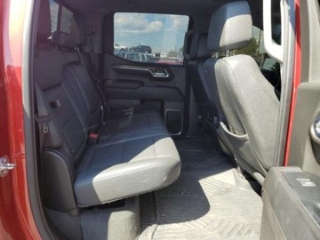 Chevrolet Silverado II 2023 Chevrolet Silverado 2023, 5.3L, 4x4, K1500 RST, po gradobiciu 5.3 Benzyna, zdjęcie 8