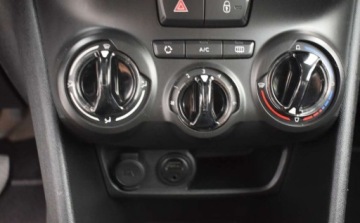 Peugeot 208 I Hatchback 5d Facelifting 1.6 BlueHDi 75KM 2018 Peugeot 208 Peugeot 208 1.6 BlueHDI Tablet, Klima 1.6 Diesel 75KM, zdjęcie 23