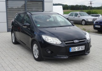 Ford Focus III Sedan Facelifting 1.0 EcoBoost 125KM 2014 Ford Focus 1.0 Benz. 125KM Klimatronic Alu Tempomat Zadbany Oplacony 125KM