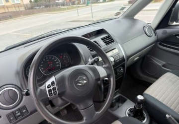 Suzuki SX4 I Hatchback 1.6 i 16V VVT 107KM 2009 Suzuki SX4 Suzuki SX4 1.6 VVT 4x4 Club 1.6 Benzyna 107KM, zdjęcie 7