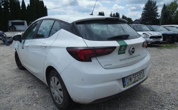 Opel Astra K Hatchback 5d 1.4 Turbo 125KM 2019 Opel Astra K 2019r, Salonowa, 1.4 Benzyna, Uszkodzony przod. VAT 23 1.4, zdjęcie 3