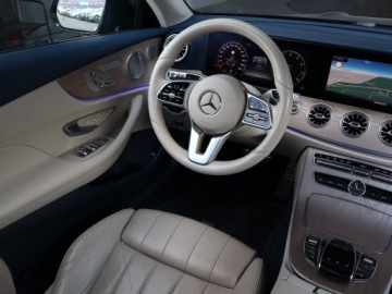 Mercedes Klasa E W213 2019 Mercedes E E 200 4MATIC, Salon Polska, 4X4, zdjęcie 6