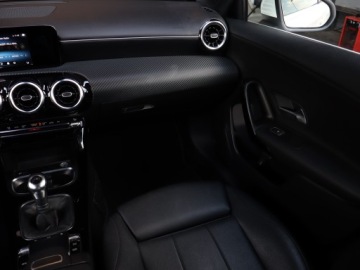 Mercedes Klasa A W177/V177 Hatchback 1.3 180 136KM 2018 Mercedes A A 180, Salon Polska, Skóra, Navi, zdjęcie 7