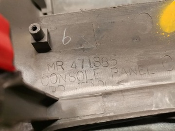 MITSUBISHI PAJERO RÁMEČEK TYČE PÁKY ŘAZENÍ