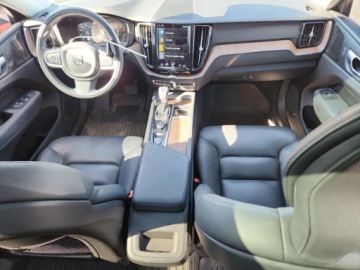 Volvo XC60 II 2021 Volvo XC 60 T5 Momentum 2021 2.0L 2.0 Benzyna 250KM, zdjęcie 8