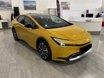 Toyota Prius V (XW60) 2.0  Hybrid Dynamic Force Plug-in 223KM 2025 Od ręki - Executive 2.0 Plug-in Hybrid 223KM | Podgrzewane fotele!, zdjęcie 2