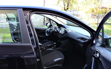 Peugeot 208 I Hatchback 5d Facelifting 1.2 PureTech 82KM 2016 Peugeot 208 1.2I Led Klimatyzacja Kamera cofania Tempomat Gwarancja 1 r, zdjęcie 15