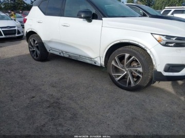 Volvo XC40 2022 Volvo XC 40 T5 R-Design 2022 2.0 Benzyna 248KM, zdjęcie 7