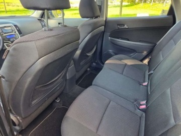 Hyundai i30 I CW Facelifting 1.6 CRDi 115KM 2011 Hyundai i30 Klimatronik Aluminiowe Felgi Czujniki Parkowania 1.6 Diesel, zdjęcie 11