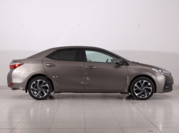 Toyota Corolla XI Sedan 1.6 Valvematic 132KM 2016 Toyota Corolla 1.6 Valvematic, Salon Polska, zdjęcie 5