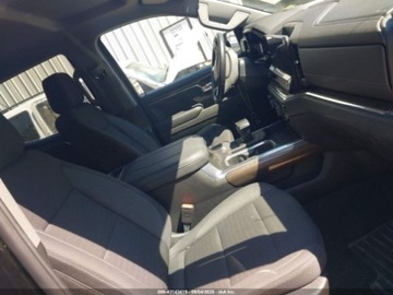 Chevrolet Silverado II 2024 Chevrolet Silverado 2024r., 4x4, 5.3L 5.3 Benzyna 355KM, zdjęcie 8