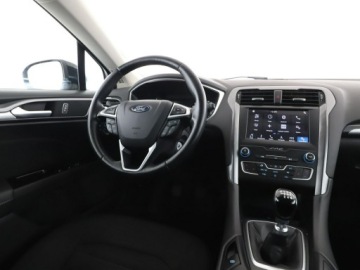 Ford Mondeo V Kombi 2.0 TDCi 150KM 2019 Ford Mondeo 2.0 TDCi Business Edition Klimatronik, zdjęcie 15