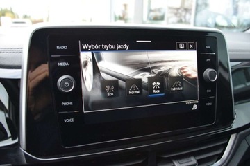 Volkswagen T-Roc I SUV R Facelifting 2.0 TSI 300KM 2023 Volkswagen T-Roc SalonPL R 300KM DSG 4x4 Panorama Pakiety ACC 19 DigitalCo, zdjęcie 20