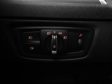 BMW Seria 1 F20-F21 Hatchback 5d Facelifting 2015 118d 150KM 2017 BMW 118 2.0d Automat Advantage Tempomat Nawigacja, zdjęcie 31