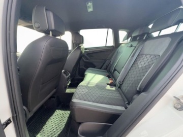 Volkswagen Tiguan II SUV Facelifting 1.5 TSI 150KM 2022 Volkswagen Tiguan 1.5 TSI evo R-Line dsg 2022 1.5 Benzyna 150KM, zdjęcie 23