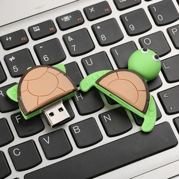 Мини-USB-накопитель в сумке для черепахи.