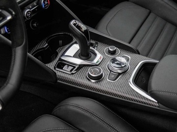 Alfa Romeo Giulia II Sedan Facelifting 2023 2.9 GME Bi-Turbo  520KM 2025 ALFA ROMEO Giulia 2.9 V6 Quadrifoglio Sedan (520KM) 2025, zdjęcie 10