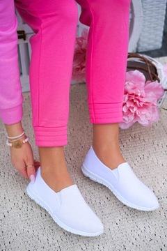 Белые эластичные кроссовки Женская обувь из лайкры 40