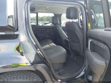 Land Rover Defender IV (L663) 2025 Land Rover Defender 110 P300 2025 2.0 Benzyna 296KM, zdjęcie 13