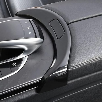 ДЕКОРАТИВНАЯ ПОЛОСКА КНОПКА НА ПОДЛОКОТНИКЕ MERCEDES W205