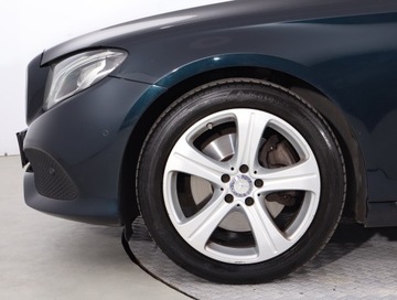 Mercedes Klasa E W213 Limuzyna 2.0 220d 194KM 2016 Mercedes E E 220 d, Salon Polska, 191 KM, Automat, zdjęcie 14