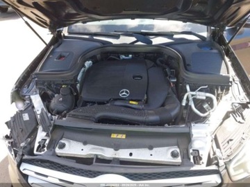 Mercedes GLC C253 2021 Mercedes-Benz GLC 300 2021 2.0l 2.0 Benzyna 255KM, zdjęcie 9