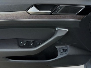 Volkswagen Passat B8 Variant Facelifting 2.0 TDI SCR 200KM 2022 Volkswagen Passat 2.0TDI 200KM 4x4 Business DSG SerwisASO Panorama Acc Led, zdjęcie 18