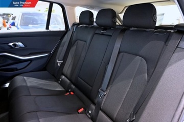 BMW Seria 3 G20-G21 2021 BMW Seria 3 318d TouringFV23LED Fog LightsModel AdvantageBMW Individual, zdjęcie 14