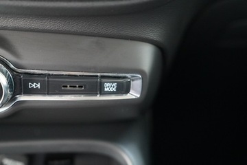 Volvo XC40 Crossover Plug-In Facelifting 1.5 T5 262KM 2022 Volvo XC 40 RECHARGE nawi ful led SKÓRA panorama, zdjęcie 33