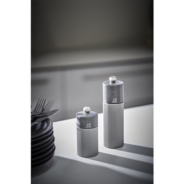 LINE Мельница для перца 18 см Dark Carbone / PEUGEOT