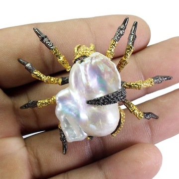925 Broszka srebrna naturalna perła barokowa pająk