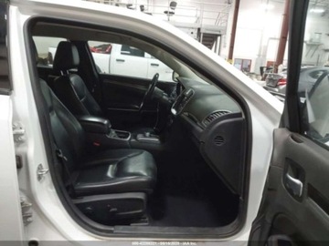 Chrysler 300C II 2022 Chrysler 300 Touring L 2022 3.6l 3.6 Benzyna 292KM, zdjęcie 10