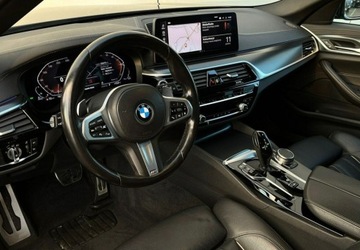 BMW Seria 5 G30-G31 Touring Facelifting 2.0 520d 190KM 2021 BMW Seria 5 M SPORT 4x4 Shadow Line FV 23 2.0 Diesel 190KM, zdjęcie 10
