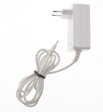 Z0523a Zasilacz XINSPOWER 15V 45W 3,5X1,7mm