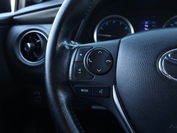 Toyota Corolla XI Sedan 1.6 Valvematic 132KM 2016 Toyota Corolla 1.6 Valvematic, Salon Polska, zdjęcie 15