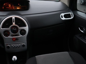 Renault Modus Hatchback 1.2 TCE 101KM 2007 Renault Modus 1.2 TCe, HAK, Klima,ALU, El. szyby, zdjęcie 7