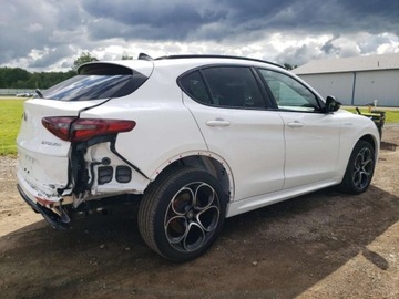 Alfa Romeo Stelvio SUV Facelifting 2.0 Turbo 280KM 2023 Alfa Romeo Stelvio Ti 2023 2.0l 2.0 Benzyna 280KM, zdjęcie 3