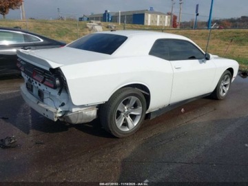 Dodge Challenger III 2022 Dodge Challenger SXT 2022 3.6L 3.6 Benzyna 303KM, zdjęcie 5