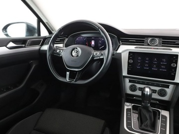 Volkswagen Passat B8 Variant 2.0 TDI BlueMotion SCR 150KM 2019 Volkswagen Passat 2.0TDI Comfortline Tempomat, zdjęcie 15