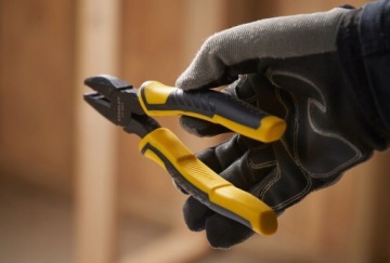 Многоцелевые плоскогубцы STANLEY CONTROL-GRIP 74-454