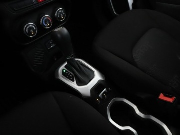Jeep Renegade SUV 1.4 MultiAir 140KM 2017 Jeep Renegade automat navi grzane fotele klima, zdjęcie 25