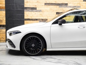 Mercedes Klasa A W177/V177 Hatchback Facelifting 1.3 200 163KM 2025 MERCEDES-BENZ A Klasa 200 AMG Line 1.3 (163KM) 2025, zdjęcie 5