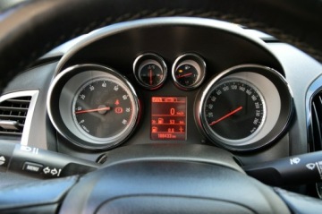 Opel Astra J Sedan 1.4 Turbo ECOTEC 140KM 2014 Opel Astra Sedan 1,4 Turbo 140Km Xenon Ledy Navi, zdjęcie 28