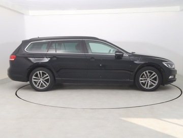 Volkswagen Passat B8 Variant 1.8 TSI BlueMotion Technology 180KM 2017 VW Passat 1.8 TSI, Automat, Navi, Klima, zdjęcie 5