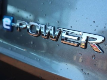 Nissan X-Trail IV 1.5 VC-T e-POWER 213KM 2025 Od ręki - Tekna e-POWER 4WD 1.5 213KM / Pakiet Premium, zdjęcie 2