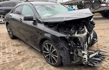 Mercedes CLA C117 Coupe Facelifting 1.6 180 122KM 2016 Mercedes-Benz CLA 1.6 Benzyna 122KM, zdjęcie 3