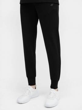 ЖЕНСКИЕ ДЖОГГЕРЫ 4F ИЗ ХЛОПКА