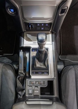 Toyota Land Cruiser VII Terenowy 3d 2.8 D-4D 177KM 2020 Toyota Land Cruiser LC 2.8 D-4D Premium aut 2.8 Diesel 177KM, zdjęcie 26